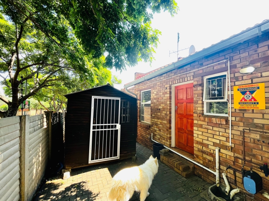 3 Bedroom Property for Sale in Langenhovenpark Free State